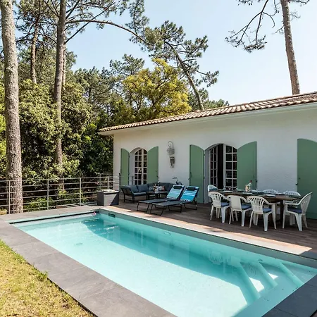 Villa Charmante à La Vigne Avec Piscine - Fr-1-736-72 *
