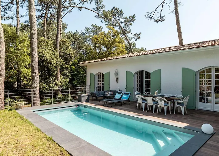 Villa Charmante à La Vigne Avec Piscine - Fr-1-736-72 *