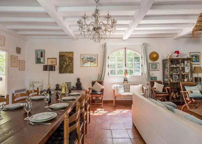 Charmante à La Vigne Avec Piscine - Fr-1-736-72 Villa